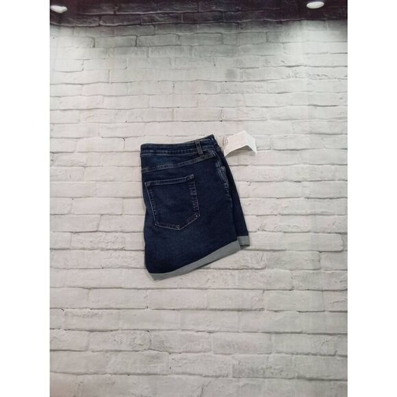 Amazon essentials  - Picture 3 of 3